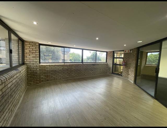 150M² OFFICE TO LET IN HURLINGHAM